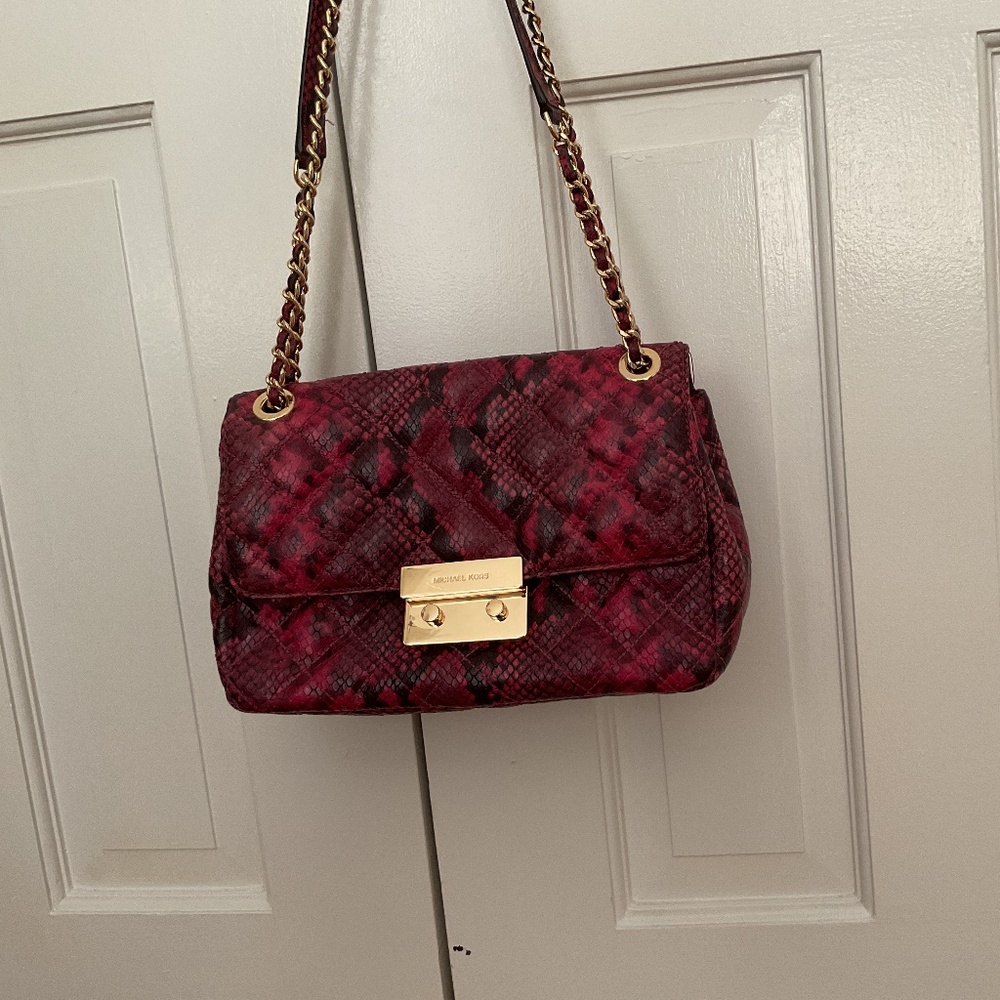 Michael Kors Sloan Pink Snake Print Crossbody Bag With Gold Chain Strap & Logo L